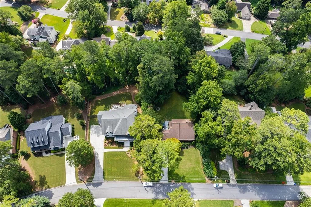 232 Underwood Drive, Sandy Springs, Georgia 30328, 4 Bedrooms Bedrooms, ,3 BathroomsBathrooms,Residential,Sold,232 Underwood Drive,7267501