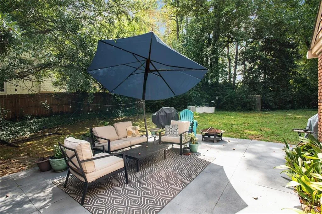 232 Underwood Drive, Sandy Springs, Georgia 30328, 4 Bedrooms Bedrooms, ,3 BathroomsBathrooms,Residential,Sold,232 Underwood Drive,7267501