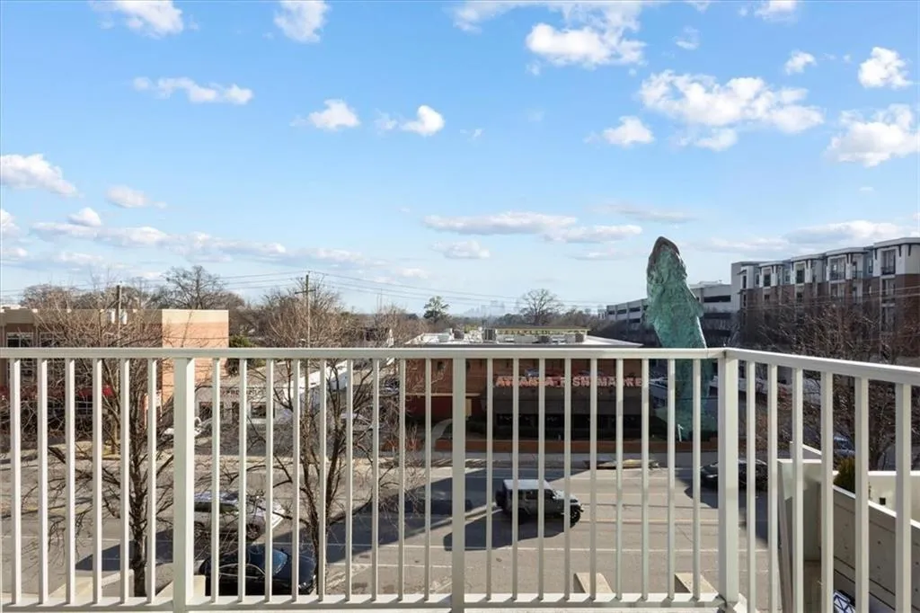 250 Pharr Road Ne Unit 310, Atlanta, Georgia 30305, 2 Bedrooms Bedrooms, 0 ,2 BathroomsBathrooms,Residential,For Sale,250 Pharr Road Ne Unit 310,7741245
