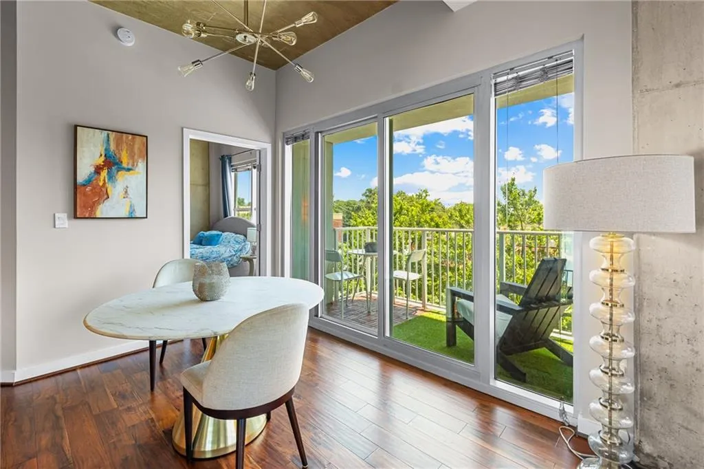 250 Pharr Road Ne Unit 310, Atlanta, Georgia 30305, 2 Bedrooms Bedrooms, 0 ,2 BathroomsBathrooms,Residential,For Sale,250 Pharr Road Ne Unit 310,7741245