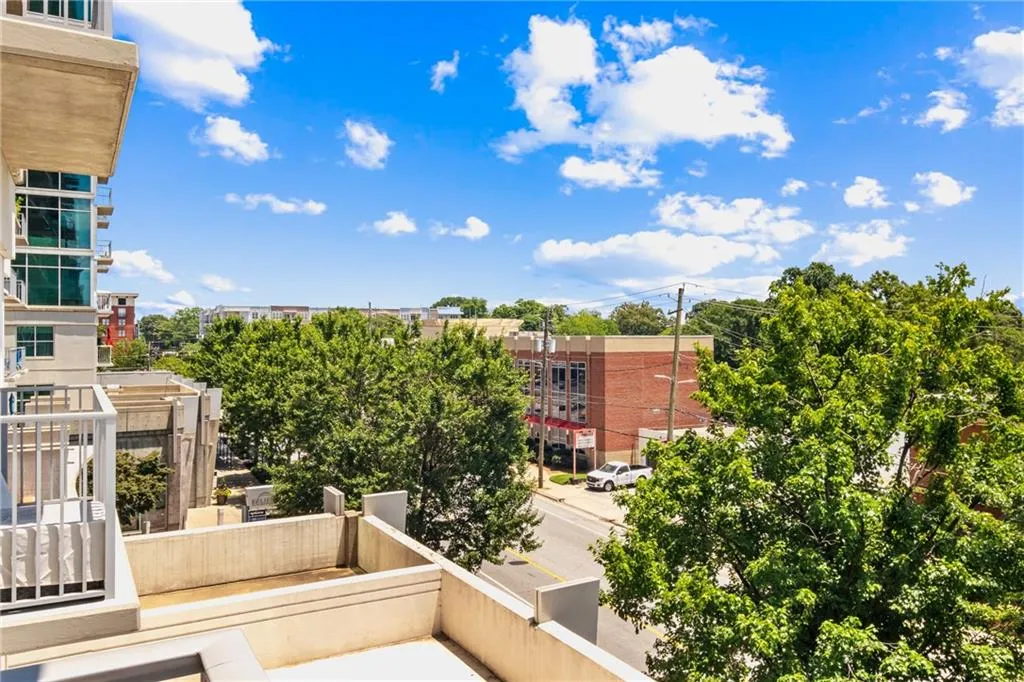 250 Pharr Road Ne Unit 310, Atlanta, Georgia 30305, 2 Bedrooms Bedrooms, 0 ,2 BathroomsBathrooms,Residential,For Sale,250 Pharr Road Ne Unit 310,7741245
