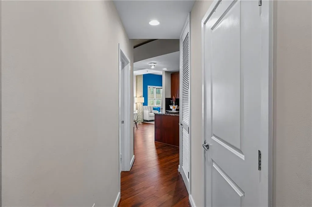 250 Pharr Road Ne Unit 310, Atlanta, Georgia 30305, 2 Bedrooms Bedrooms, 0 ,2 BathroomsBathrooms,Residential,For Sale,250 Pharr Road Ne Unit 310,7741245