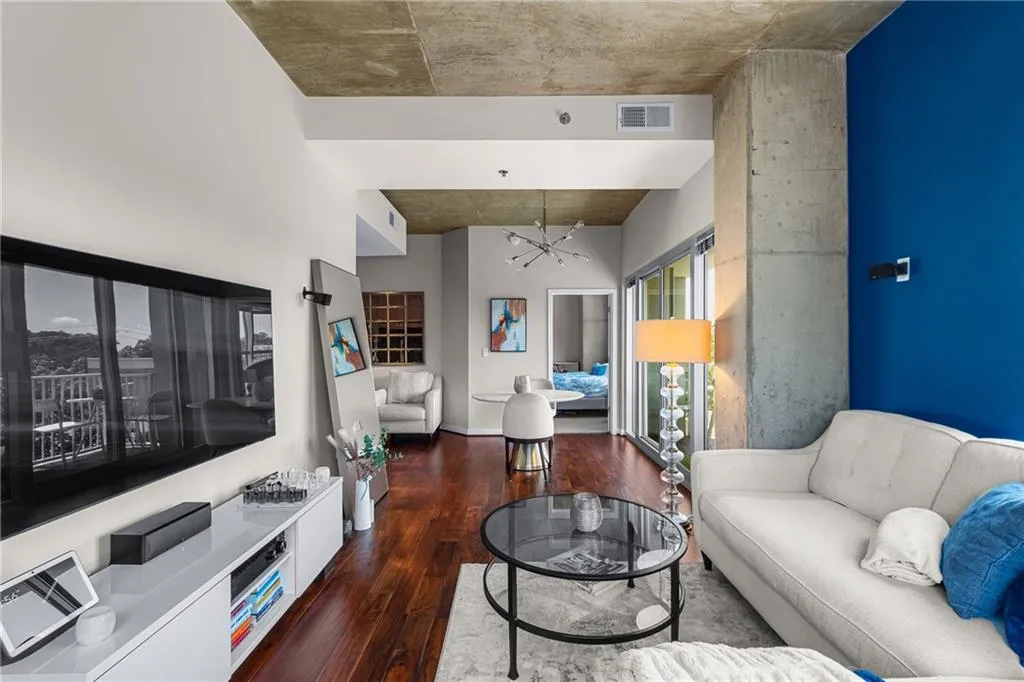250 Pharr Road Ne Unit 310, Atlanta, Georgia 30305, 2 Bedrooms Bedrooms, 0 ,2 BathroomsBathrooms,Residential,For Sale,250 Pharr Road Ne Unit 310,7741245