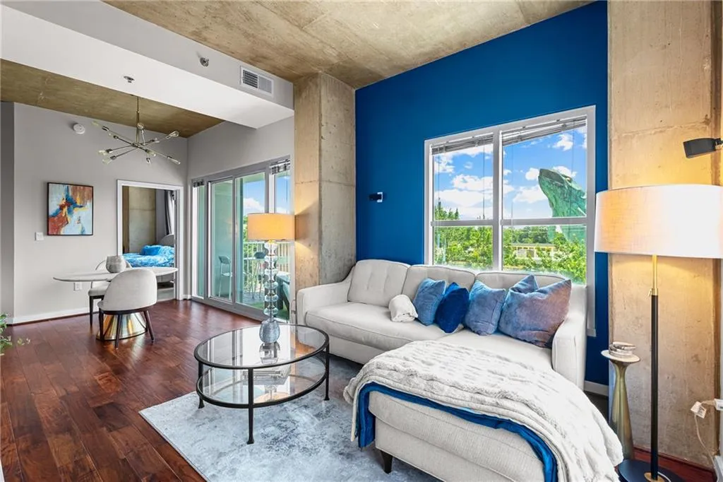 250 Pharr Road Ne Unit 310, Atlanta, Georgia 30305, 2 Bedrooms Bedrooms, 0 ,2 BathroomsBathrooms,Residential,For Sale,250 Pharr Road Ne Unit 310,7741245