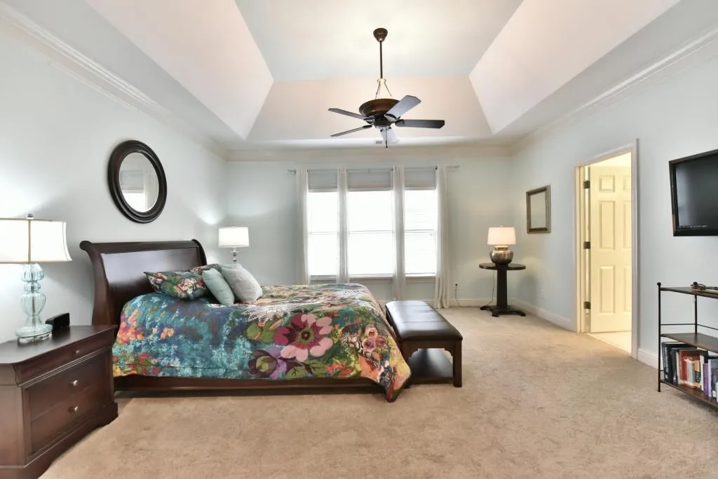 218 Meeting Lane, Atlanta, Georgia 30342, 4 Bedrooms Bedrooms, ,3 BathroomsBathrooms,Residential,Sold,218 Meeting Lane,5819227
