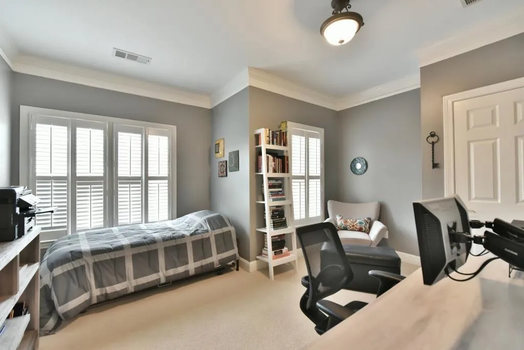 218 Meeting Lane, Atlanta, Georgia 30342, 4 Bedrooms Bedrooms, ,3 BathroomsBathrooms,Residential,Sold,218 Meeting Lane,5819227