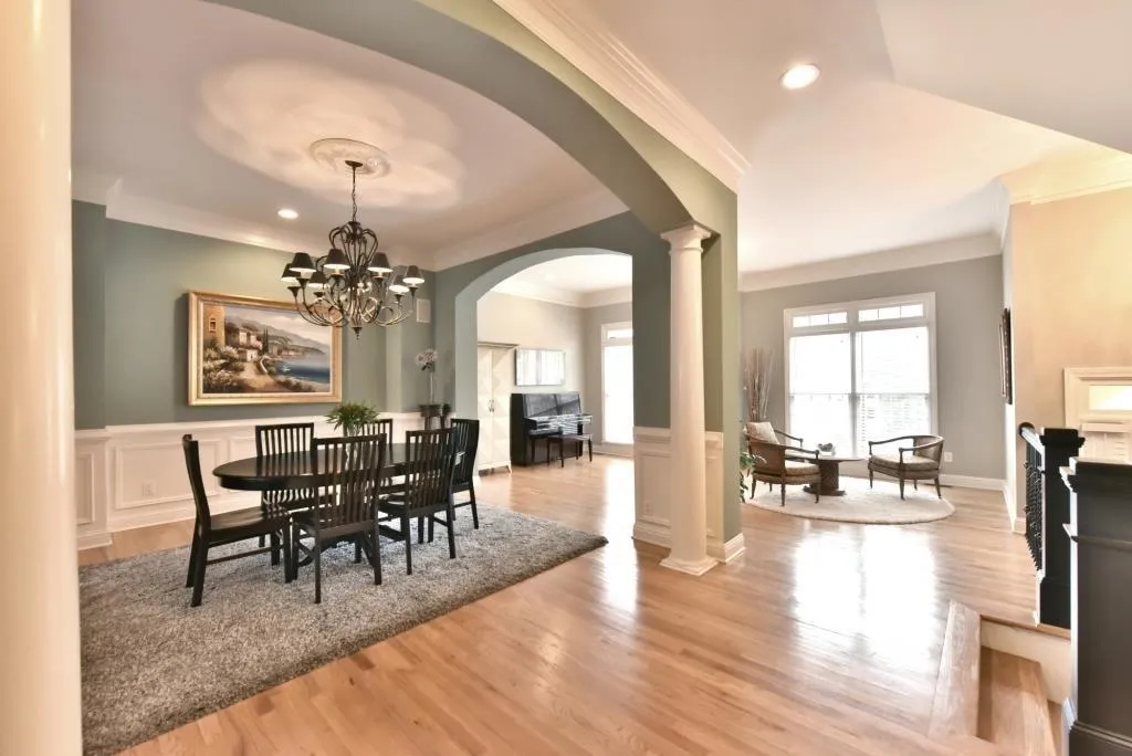 218 Meeting Lane, Atlanta, Georgia 30342, 4 Bedrooms Bedrooms, ,3 BathroomsBathrooms,Residential,Sold,218 Meeting Lane,5819227