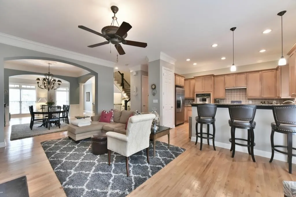 218 Meeting Lane, Atlanta, Georgia 30342, 4 Bedrooms Bedrooms, ,3 BathroomsBathrooms,Residential,Sold,218 Meeting Lane,5819227