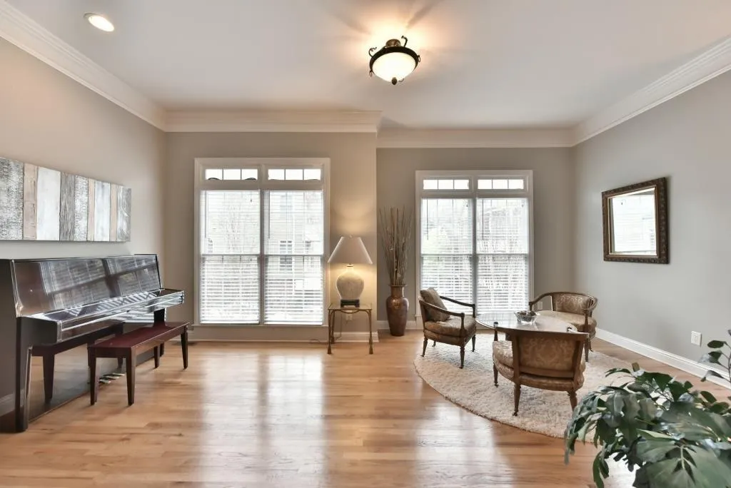 218 Meeting Lane, Atlanta, Georgia 30342, 4 Bedrooms Bedrooms, ,3 BathroomsBathrooms,Residential,Sold,218 Meeting Lane,5819227