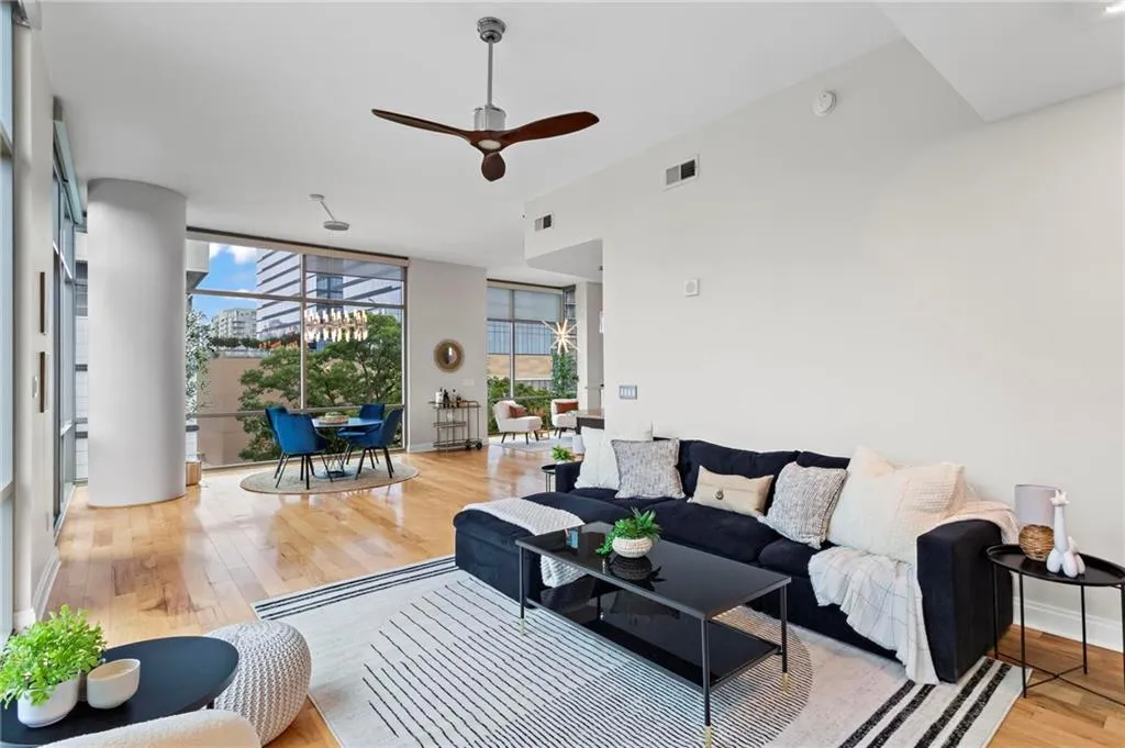 905 Juniper Street Ne Unit 808, Atlanta, Georgia 30309, 2 Bedrooms Bedrooms, ,2 BathroomsBathrooms,Residential,For Sale,905 Juniper Street Ne Unit 808,7577990