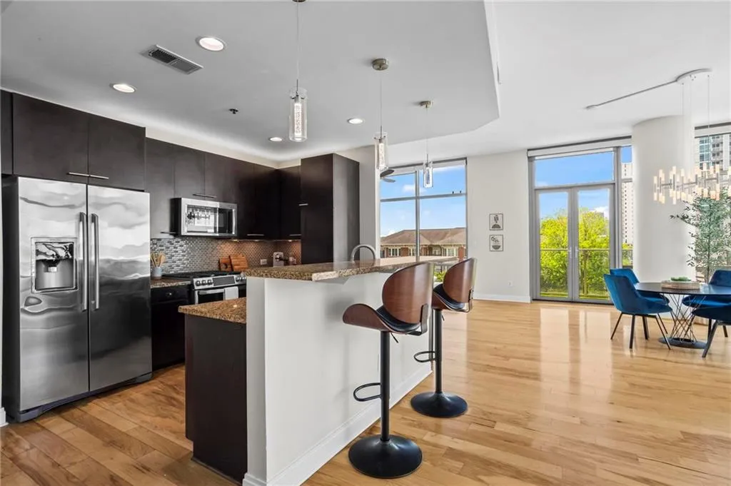 905 Juniper Street Ne Unit 808, Atlanta, Georgia 30309, 2 Bedrooms Bedrooms, ,2 BathroomsBathrooms,Residential,For Sale,905 Juniper Street Ne Unit 808,7577990
