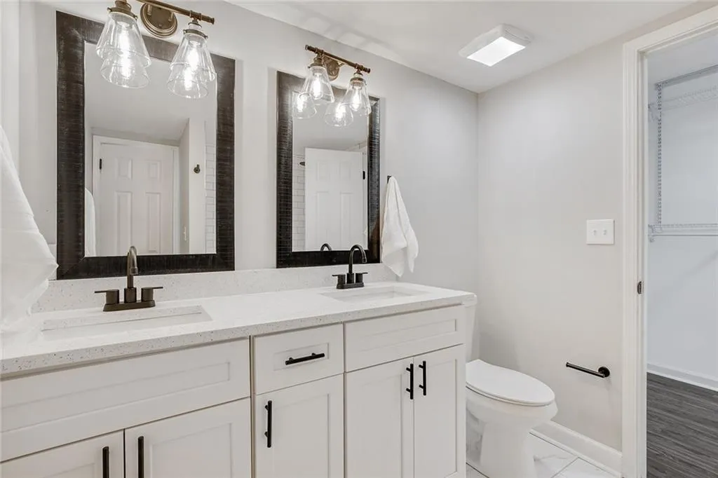 6851 Roswell Road Unit J22, Sandy Springs, Georgia 30328, 1 Bedroom Bedrooms, ,1 BathroomBathrooms,Residential,Sold,6851 Roswell Road Unit J22,6780548