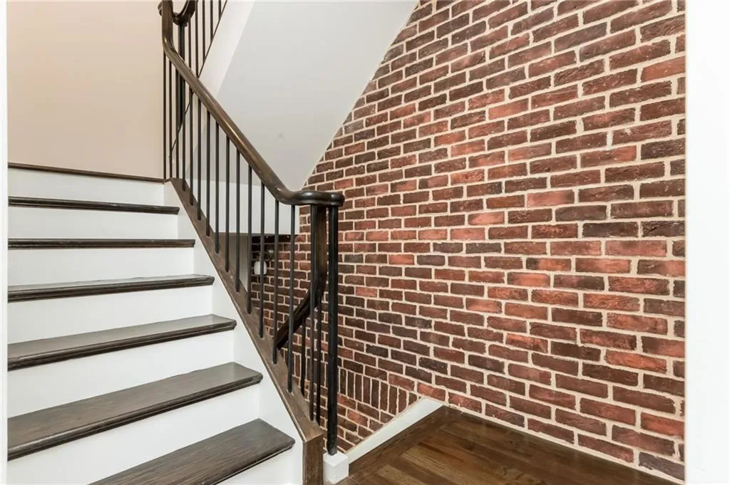 Stairway landing