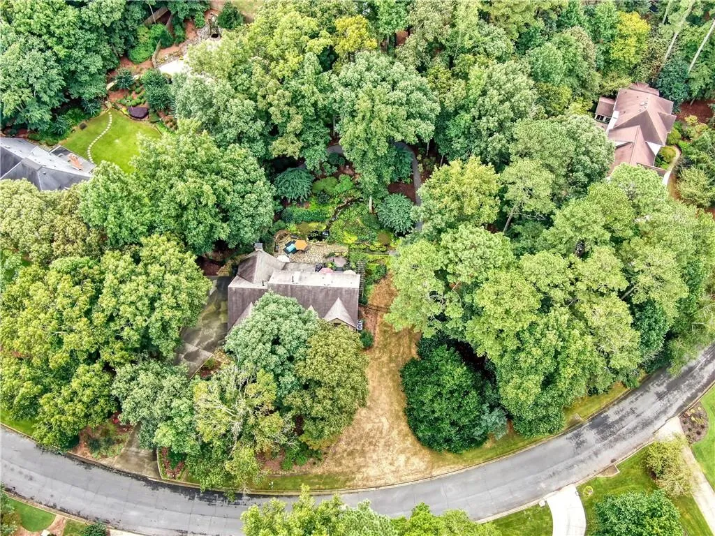 320 Quiet Water Lane, Sandy Springs, Georgia 30350, 5 Bedrooms Bedrooms, ,4 BathroomsBathrooms,Residential,Sold,320 Quiet Water Lane,7154745