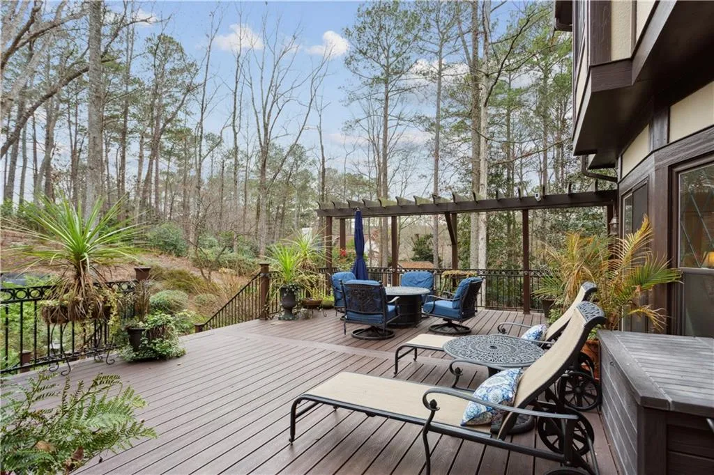 320 Quiet Water Lane, Sandy Springs, Georgia 30350, 5 Bedrooms Bedrooms, ,4 BathroomsBathrooms,Residential,Sold,320 Quiet Water Lane,7154745