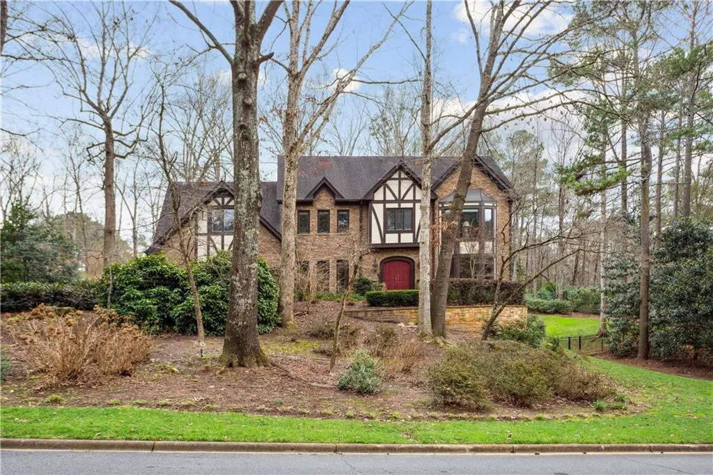 320 Quiet Water Lane, Sandy Springs, Georgia 30350, 5 Bedrooms Bedrooms, ,4 BathroomsBathrooms,Residential,Sold,320 Quiet Water Lane,7154745