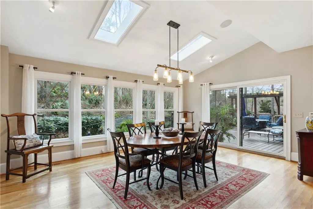 320 Quiet Water Lane, Sandy Springs, Georgia 30350, 5 Bedrooms Bedrooms, ,4 BathroomsBathrooms,Residential,Sold,320 Quiet Water Lane,7154745