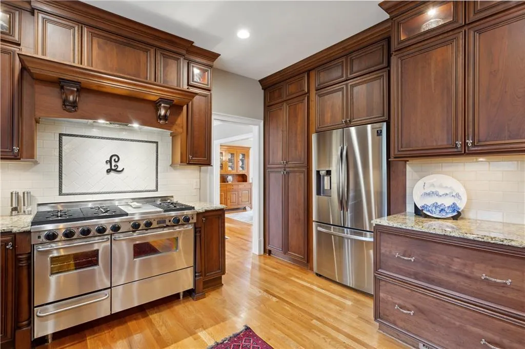 320 Quiet Water Lane, Sandy Springs, Georgia 30350, 5 Bedrooms Bedrooms, ,4 BathroomsBathrooms,Residential,Sold,320 Quiet Water Lane,7154745