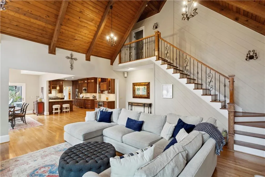 320 Quiet Water Lane, Sandy Springs, Georgia 30350, 5 Bedrooms Bedrooms, ,4 BathroomsBathrooms,Residential,Sold,320 Quiet Water Lane,7154745