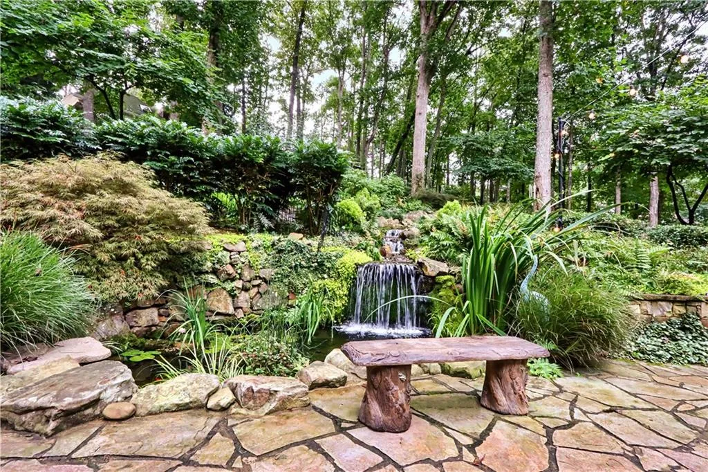 320 Quiet Water Lane, Sandy Springs, Georgia 30350, 5 Bedrooms Bedrooms, ,4 BathroomsBathrooms,Residential,Sold,320 Quiet Water Lane,7154745