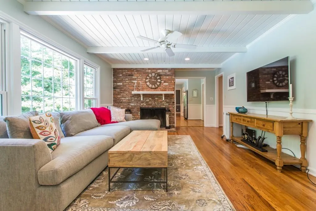 620 Bridgewater Drive, Atlanta, Georgia 30328, 4 Bedrooms Bedrooms, ,2 BathroomsBathrooms,Residential,Sold,620 Bridgewater Drive,5696442