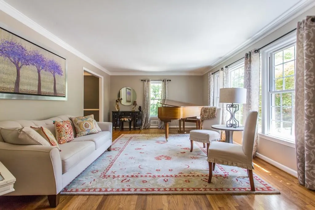 620 Bridgewater Drive, Atlanta, Georgia 30328, 4 Bedrooms Bedrooms, ,2 BathroomsBathrooms,Residential,Sold,620 Bridgewater Drive,5696442