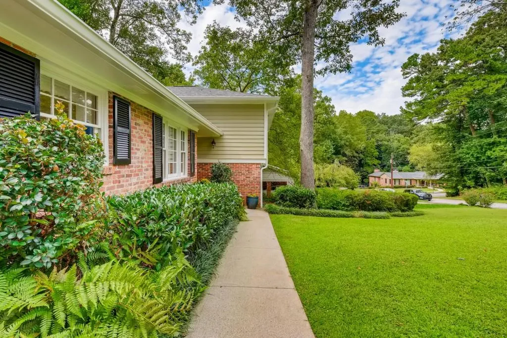 643 Starlight Drive, Sandy Springs, Georgia 30342, 4 Bedrooms Bedrooms, ,3 BathroomsBathrooms,Residential,Sold,643 Starlight Drive,6786515