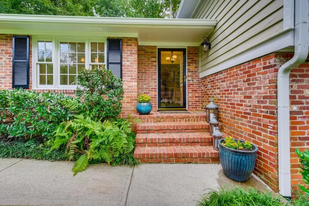 643 Starlight Drive, Sandy Springs, Georgia 30342, 4 Bedrooms Bedrooms, ,3 BathroomsBathrooms,Residential,Sold,643 Starlight Drive,6786515