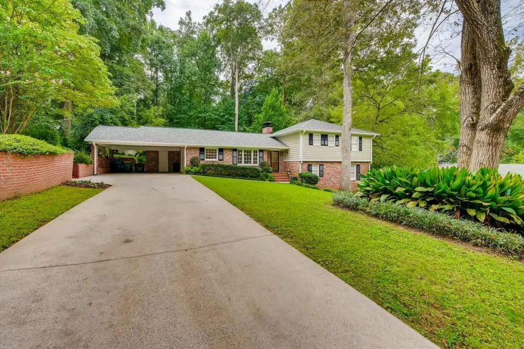 643 Starlight Drive, Sandy Springs, Georgia 30342, 4 Bedrooms Bedrooms, ,3 BathroomsBathrooms,Residential,Sold,643 Starlight Drive,6786515
