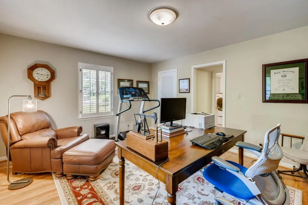 643 Starlight Drive, Sandy Springs, Georgia 30342, 4 Bedrooms Bedrooms, ,3 BathroomsBathrooms,Residential,Sold,643 Starlight Drive,6786515