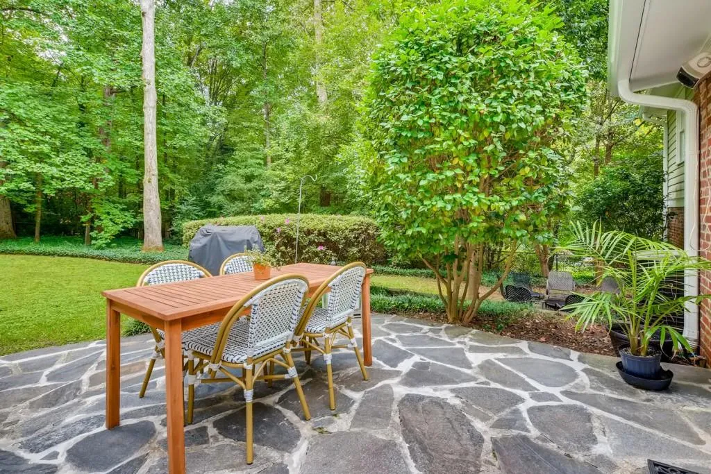 643 Starlight Drive, Sandy Springs, Georgia 30342, 4 Bedrooms Bedrooms, ,3 BathroomsBathrooms,Residential,Sold,643 Starlight Drive,6786515