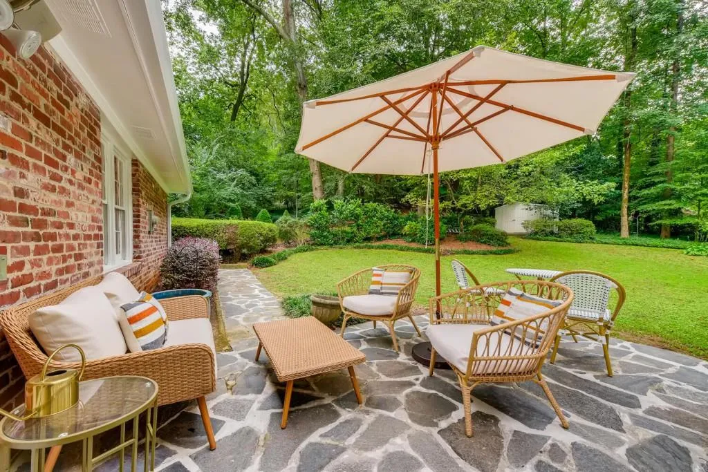 643 Starlight Drive, Sandy Springs, Georgia 30342, 4 Bedrooms Bedrooms, ,3 BathroomsBathrooms,Residential,Sold,643 Starlight Drive,6786515