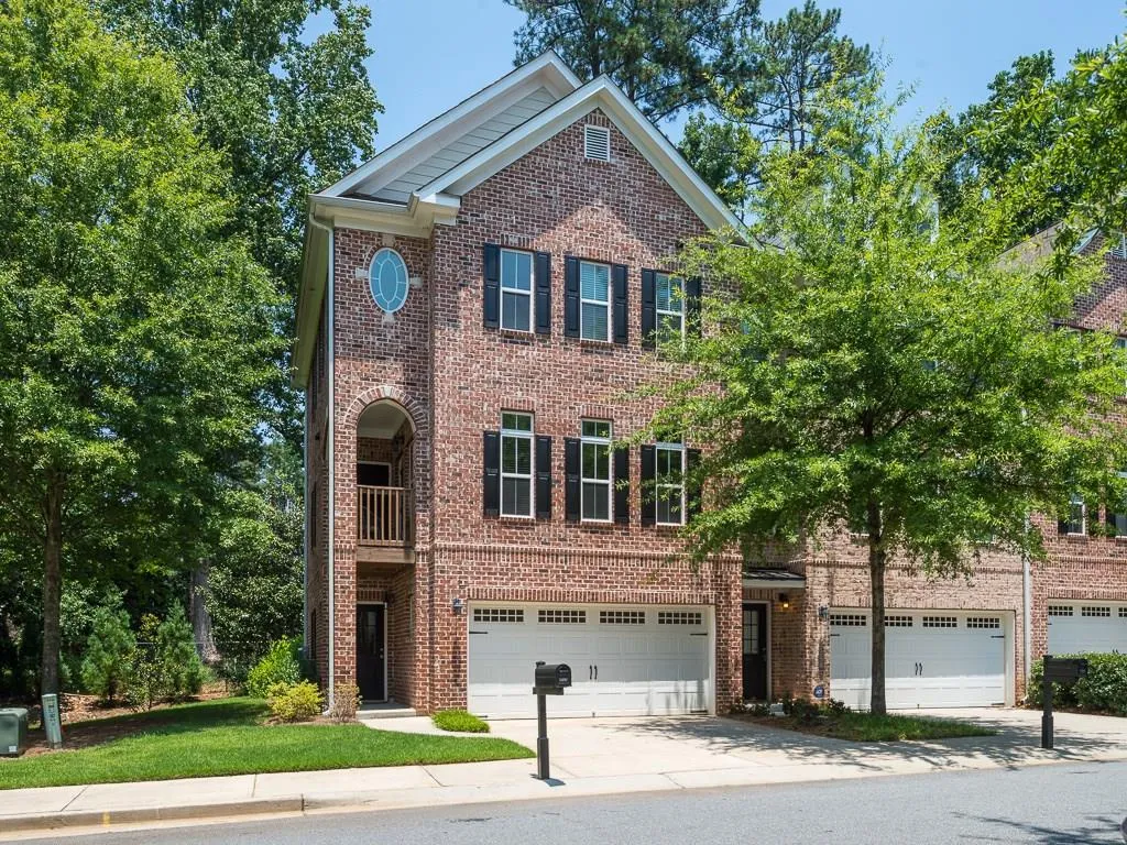 5490 Glenridge View, Sandy Springs, Georgia 30342, 2 Bedrooms Bedrooms, ,2 BathroomsBathrooms,Residential,Sold,5490 Glenridge View,5712921
