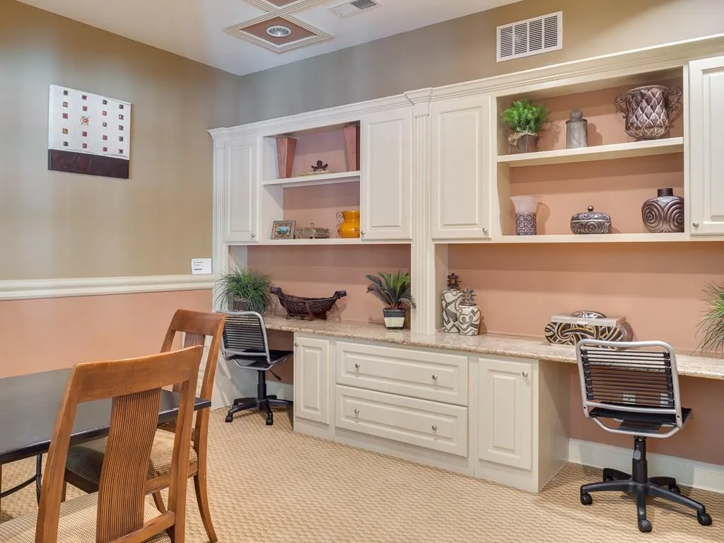 5490 Glenridge View, Sandy Springs, Georgia 30342, 2 Bedrooms Bedrooms, ,2 BathroomsBathrooms,Residential,Sold,5490 Glenridge View,5712921