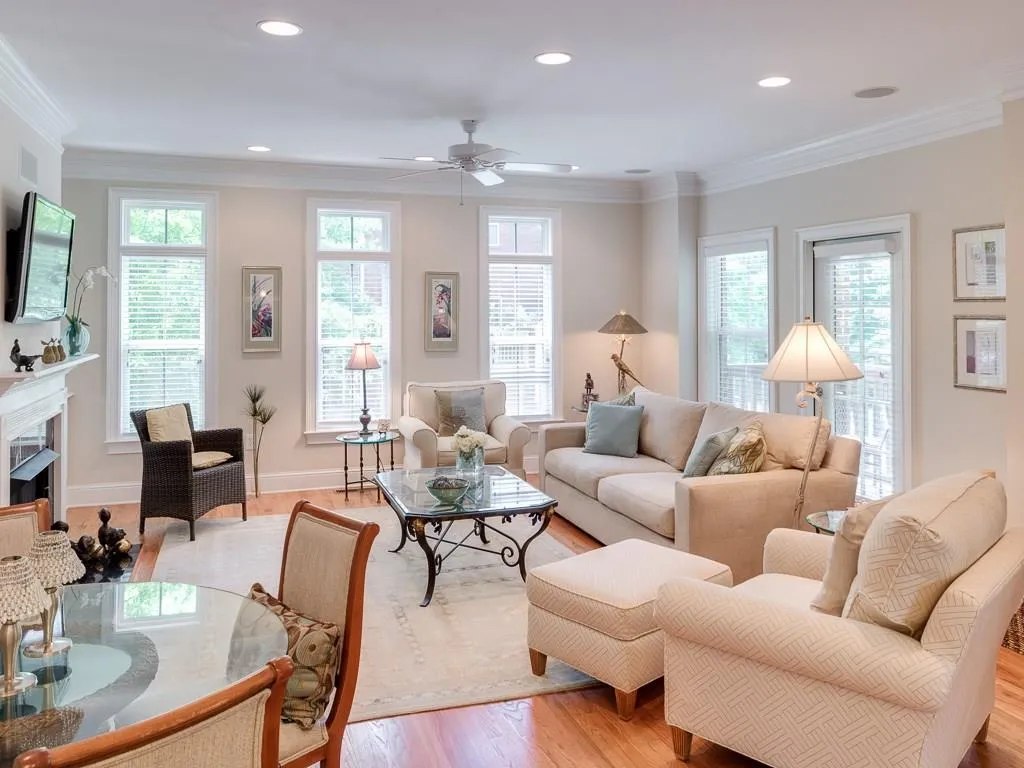 5490 Glenridge View, Sandy Springs, Georgia 30342, 2 Bedrooms Bedrooms, ,2 BathroomsBathrooms,Residential,Sold,5490 Glenridge View,5712921