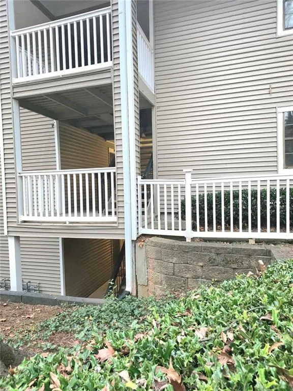 301 Barrington Hills Drive, Atlanta, Georgia 30350, 2 Bedrooms Bedrooms, ,2 BathroomsBathrooms,Residential,For Sale,301 Barrington Hills Drive,7712343