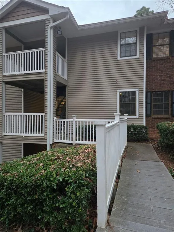 301 Barrington Hills Drive, Atlanta, Georgia 30350, 2 Bedrooms Bedrooms, ,2 BathroomsBathrooms,Residential,For Sale,301 Barrington Hills Drive,7712343