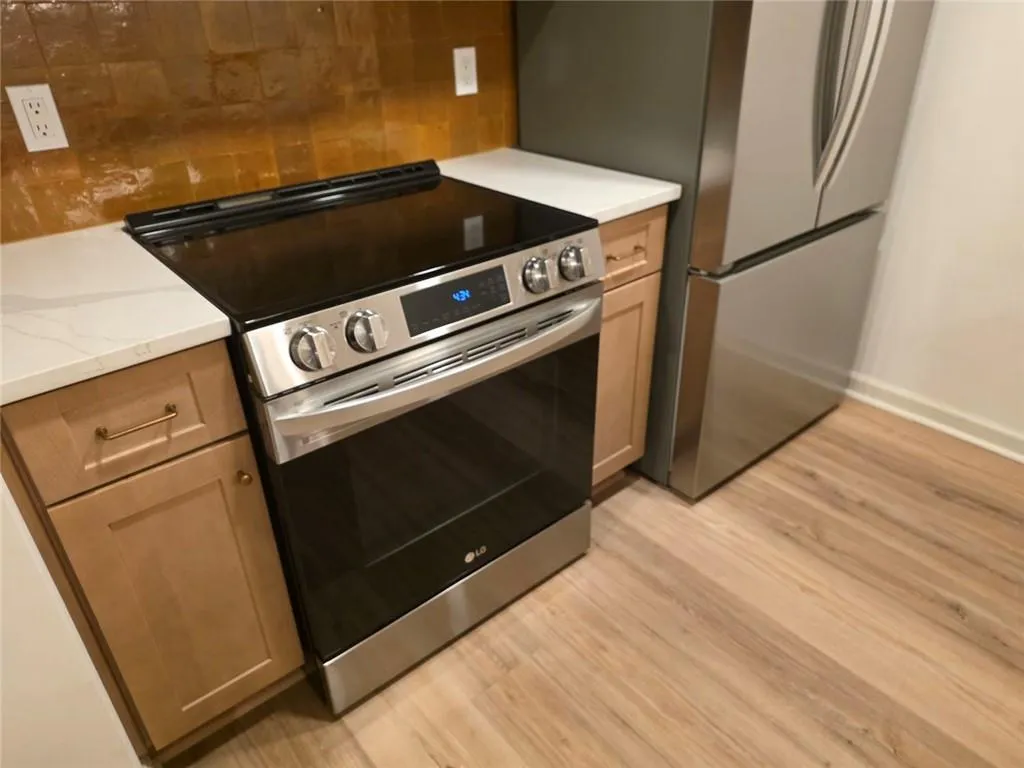 301 Barrington Hills Drive, Atlanta, Georgia 30350, 2 Bedrooms Bedrooms, ,2 BathroomsBathrooms,Residential,For Sale,301 Barrington Hills Drive,7712343