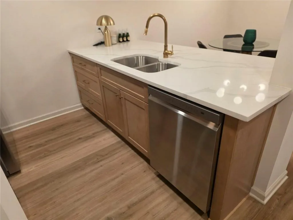 301 Barrington Hills Drive, Atlanta, Georgia 30350, 2 Bedrooms Bedrooms, ,2 BathroomsBathrooms,Residential,For Sale,301 Barrington Hills Drive,7712343