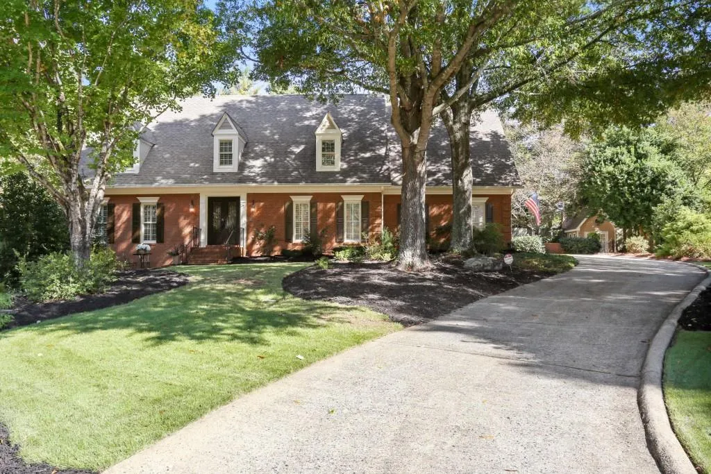 1830 E Stoneykirk Close, Sandy Springs, Georgia 30350, 4 Bedrooms Bedrooms, ,4 BathroomsBathrooms,Residential,Sold,1830 E Stoneykirk Close,6639185