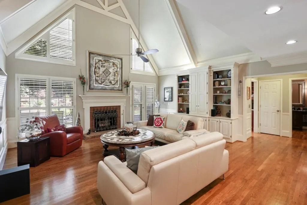 1830 E Stoneykirk Close, Sandy Springs, Georgia 30350, 4 Bedrooms Bedrooms, ,4 BathroomsBathrooms,Residential,Sold,1830 E Stoneykirk Close,6639185