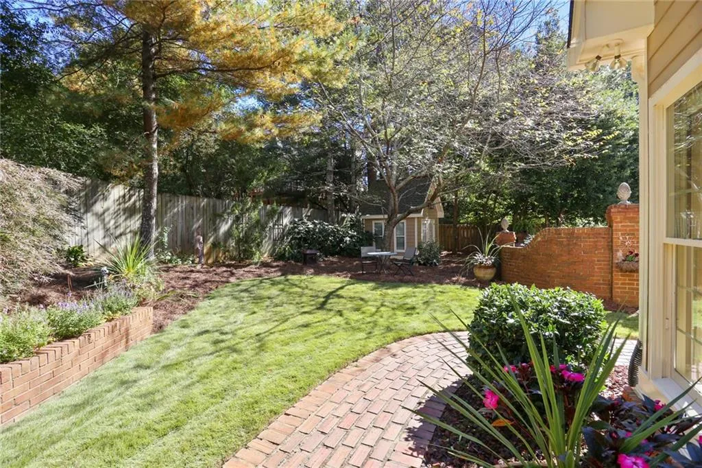 1830 E Stoneykirk Close, Sandy Springs, Georgia 30350, 4 Bedrooms Bedrooms, ,4 BathroomsBathrooms,Residential,Sold,1830 E Stoneykirk Close,6639185