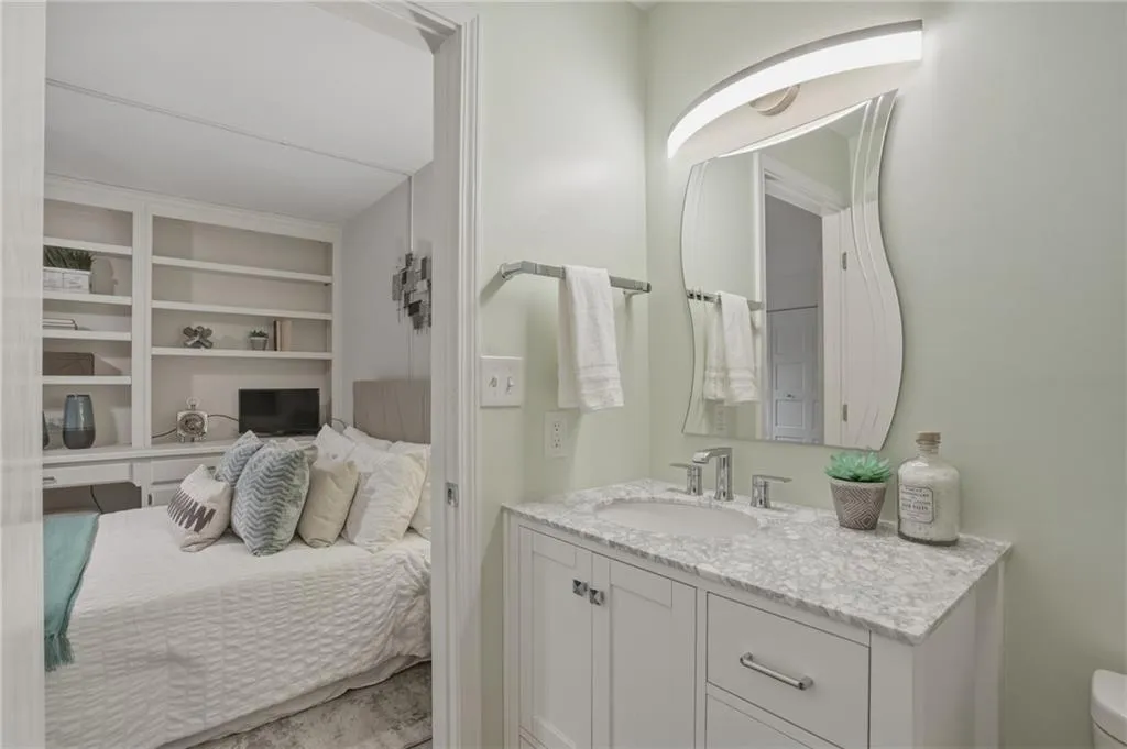 5180 Chemin De Vie, Atlanta, Georgia 30342, 2 Bedrooms Bedrooms, ,2 BathroomsBathrooms,Residential,Sold,5180 Chemin De Vie,7720673