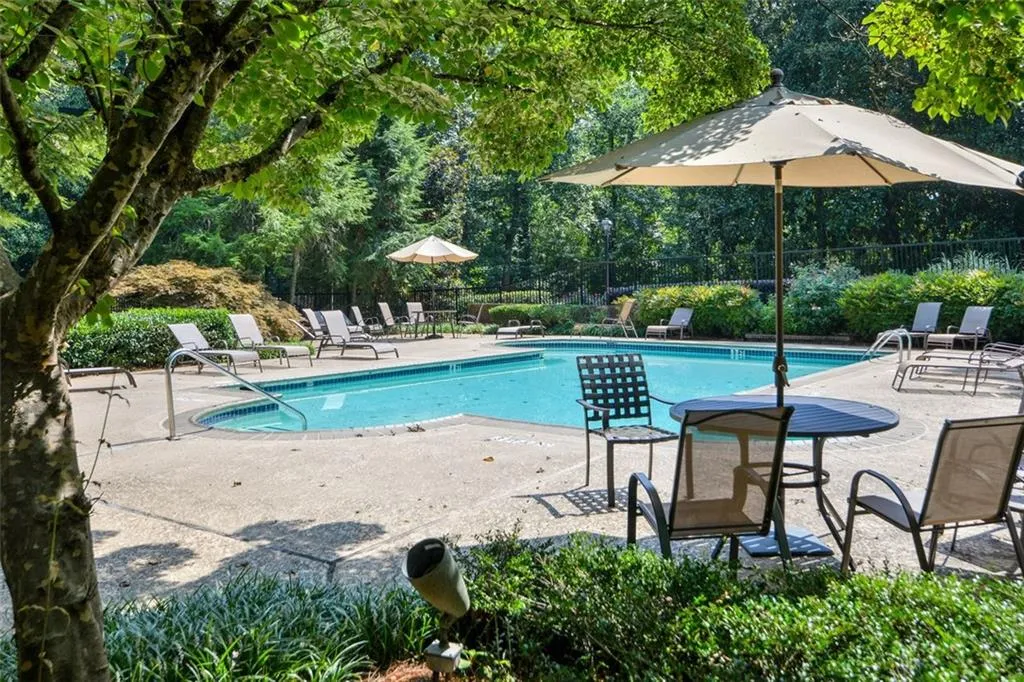 6818 Glenridge Drive Unit J, Atlanta, Georgia 30328, 2 Bedrooms Bedrooms, ,2 BathroomsBathrooms,Residential,Sold,6818 Glenridge Drive Unit J,6928503