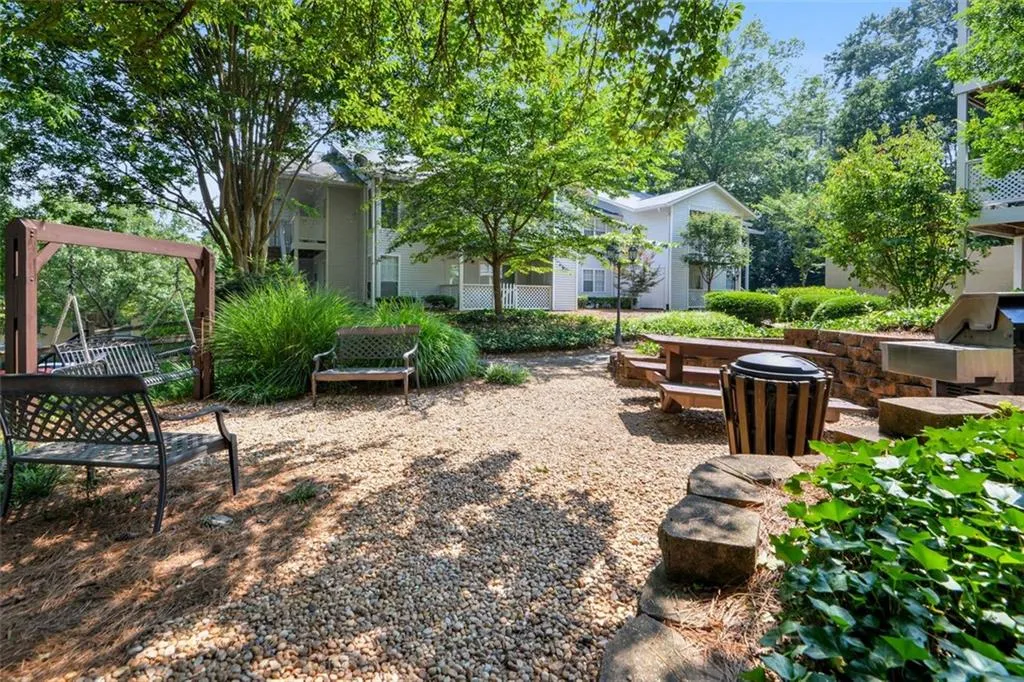 6818 Glenridge Drive Unit J, Atlanta, Georgia 30328, 2 Bedrooms Bedrooms, ,2 BathroomsBathrooms,Residential,Sold,6818 Glenridge Drive Unit J,6928503