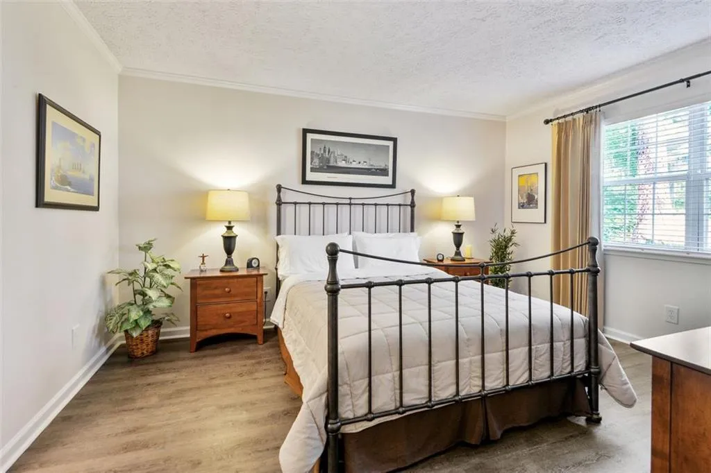 6818 Glenridge Drive Unit J, Atlanta, Georgia 30328, 2 Bedrooms Bedrooms, ,2 BathroomsBathrooms,Residential,Sold,6818 Glenridge Drive Unit J,6928503