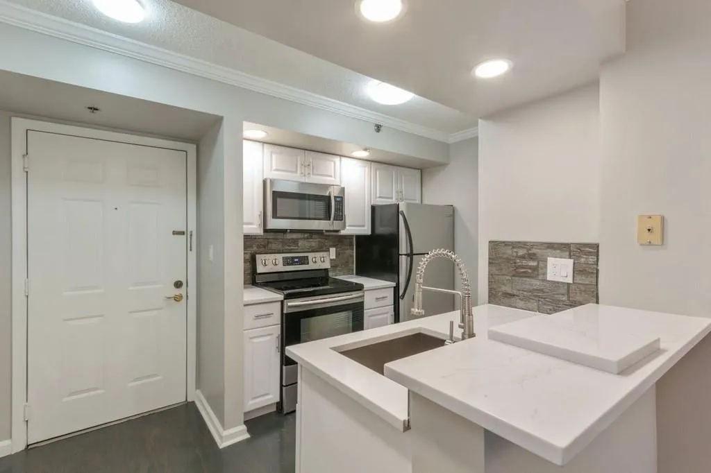 795 Hammond Drive Unit 303, Atlanta, Georgia 30328, 1 Bedroom Bedrooms, ,1 BathroomBathrooms,Residential,Sold,795 Hammond Drive Unit 303,6739552