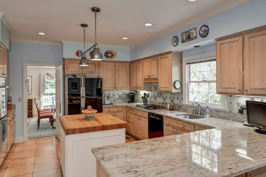 145 Belmont Trace, Sandy Springs, Georgia 30328, 3 Bedrooms Bedrooms, ,2 BathroomsBathrooms,Residential,Sold,145 Belmont Trace,5721176