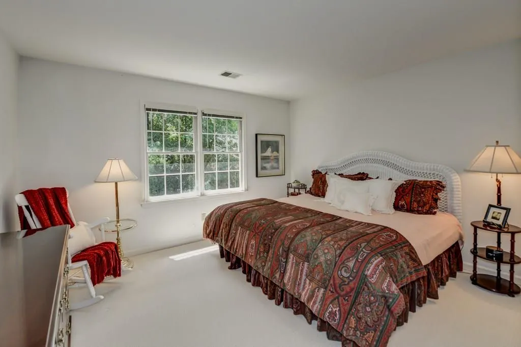 145 Belmont Trace, Sandy Springs, Georgia 30328, 3 Bedrooms Bedrooms, ,2 BathroomsBathrooms,Residential,Sold,145 Belmont Trace,5721176