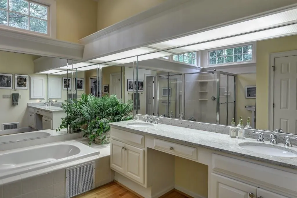 145 Belmont Trace, Sandy Springs, Georgia 30328, 3 Bedrooms Bedrooms, ,2 BathroomsBathrooms,Residential,Sold,145 Belmont Trace,5721176